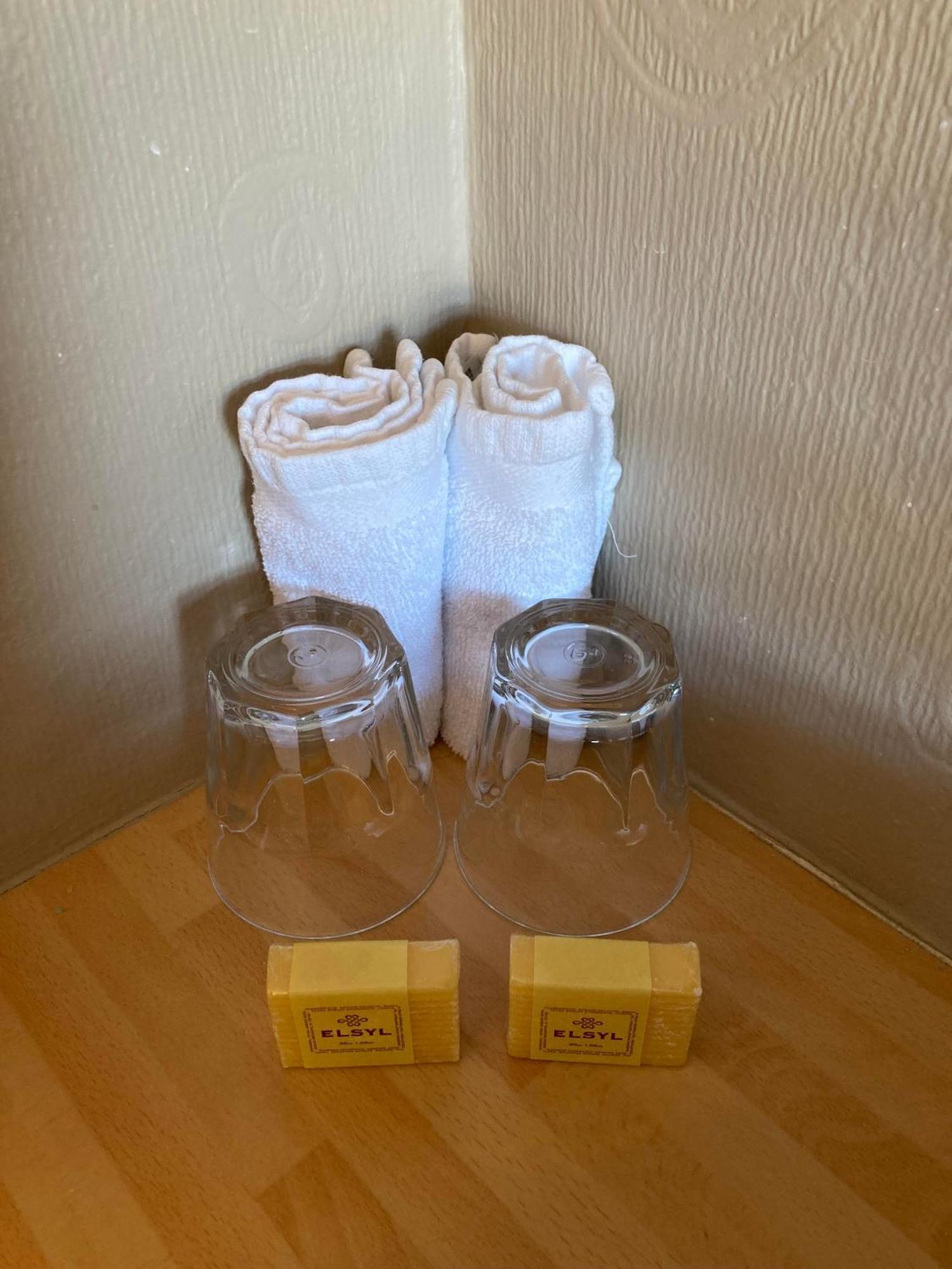 Llety Betws Hotel Стая снимка